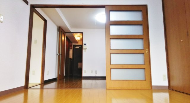 武蔵野市関前２丁目の賃貸マンションの居間・リビング