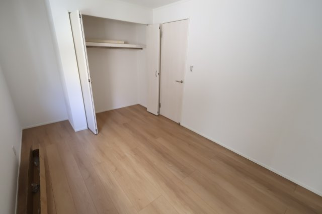 《仲介手数料無料》浦和区上木崎６丁目7-27(全1戸)新築一戸建てミラスモの洋室|撮影日 2025年11月19日 13:40 晴れ