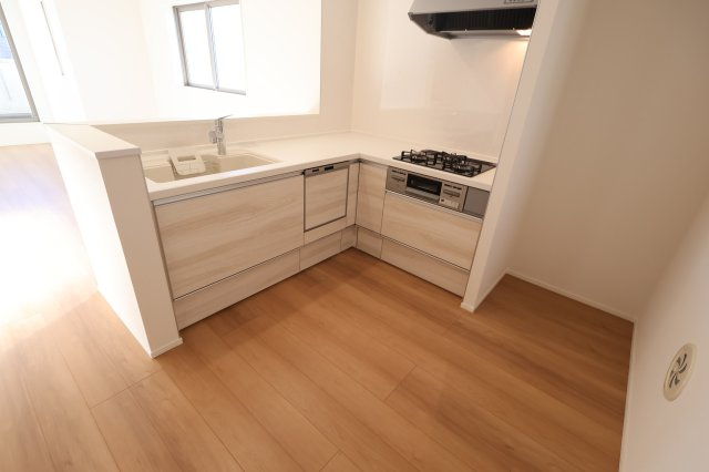 《仲介手数料無料》浦和区上木崎６丁目7-27(全1戸)新築一戸建てミラスモのキッチン|撮影日 2025年11月19日 13:40 晴れ