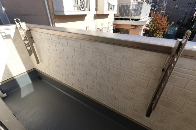 《仲介手数料無料》浦和区上木崎６丁目7-27(全1戸)新築一戸建てミラスモのバルコニー|撮影日 2025年11月19日 13:40 晴れ