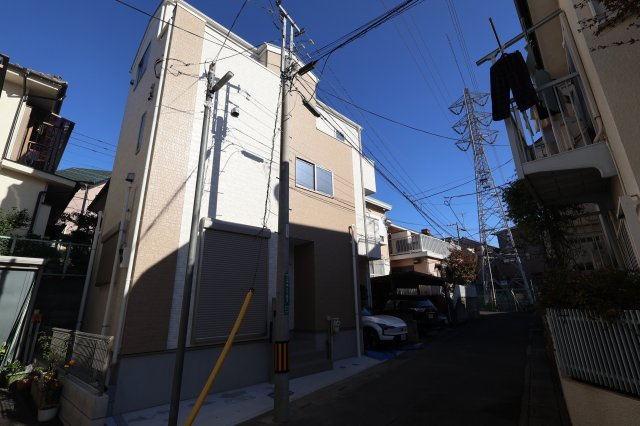 《仲介手数料無料》浦和区上木崎６丁目7-27(全1戸)新築一戸建てミラスモの外観|撮影日 2025年11月19日 13:40 晴れ