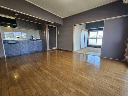 クレドール垂水IIの居間・リビング