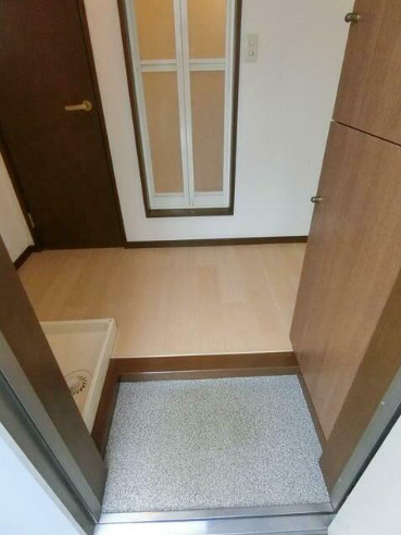 SUSANⅢ　最上階　バストイレ別　角部屋の玄関