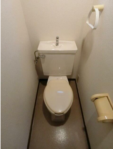 SUSANⅢ　最上階　バストイレ別　角部屋のトイレ