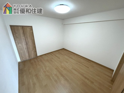 【洋室】 | メゾンドール朝霧