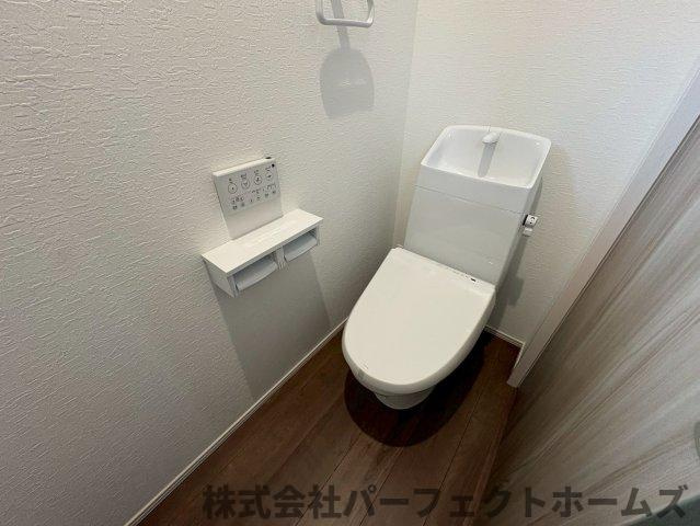 東香里3丁目新築戸建のトイレ|コンパクトで使いやすいトイレです