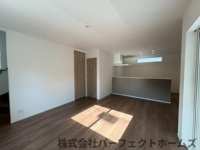 東香里3丁目新築戸建の居間・リビング