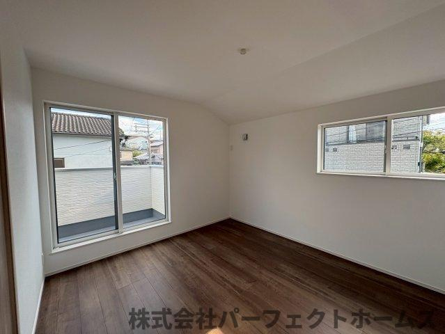 東香里3丁目新築戸建の洋室|明るい洋室です