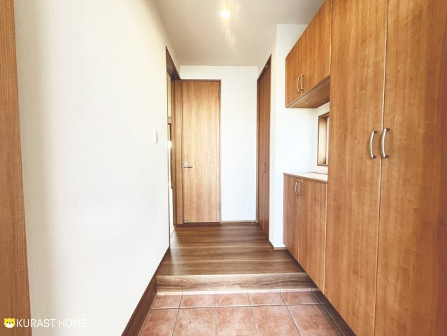 京都市西京区川島三重町　新築戸建の玄関