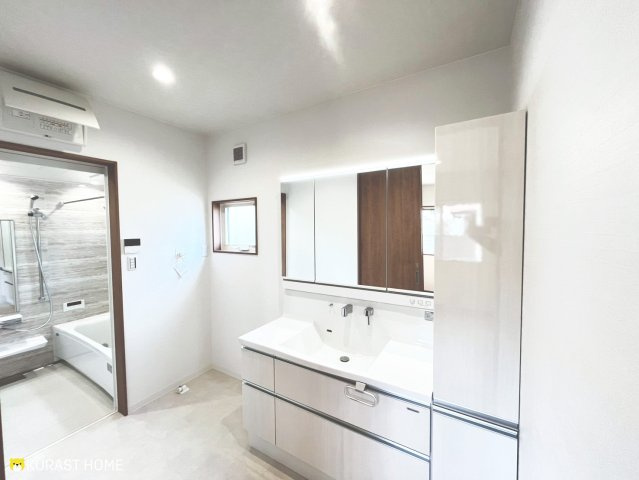 京都市西京区川島三重町　新築戸建の独立洗面台