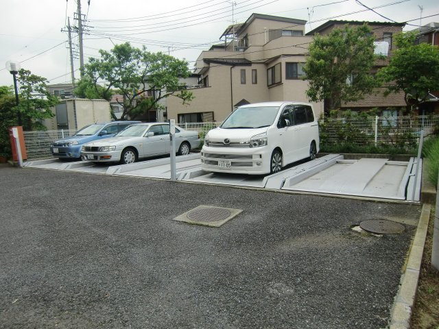 ラアミスタ武蔵浦和の駐車場