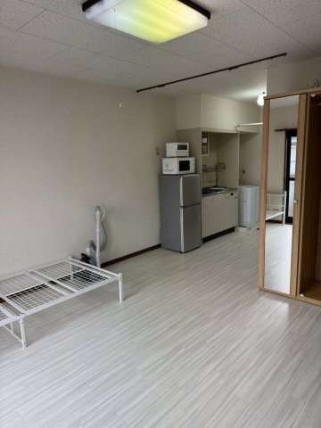 チェリーヒルズ宮崎の居間・リビング