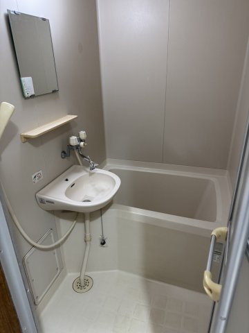 チェリーヒルズ宮崎の浴室