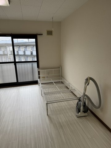 チェリーヒルズ宮崎の居間・リビング