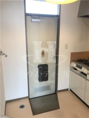 【玄関】 | ファミーユ宮原 | 玄関