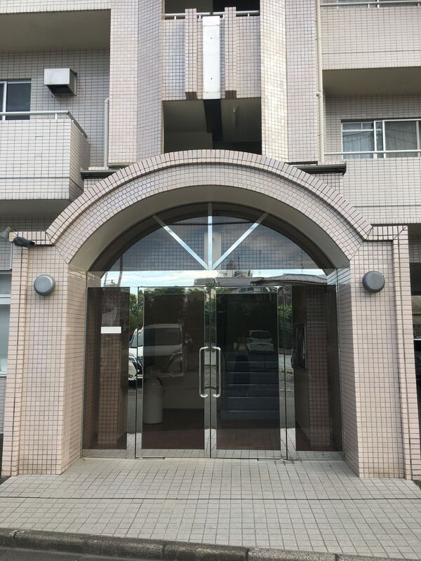 グリシーナのエントランス