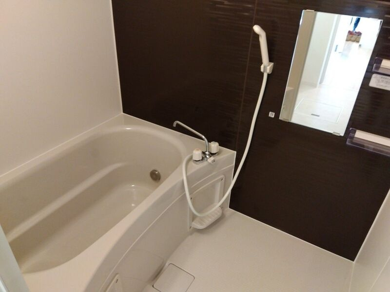 グリシーナの浴室