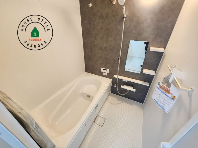 大野城市白木原4丁目第1-2棟（1号棟）　の浴室|1日の疲れを癒してくれる広々バスルーム。雨の日のお洗濯にも大活躍な浴室乾燥機付です！