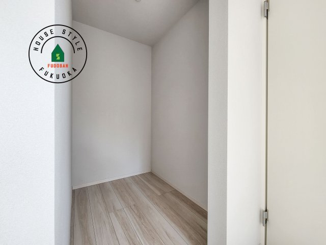 大野城市白木原4丁目第1-2棟（1号棟）　の内観：施工例|洋服や大きな荷物が多い方や人数の多いご家族などは、一般的なクローゼットよりもウォークインクローゼットのほうが使い勝手が良いです。