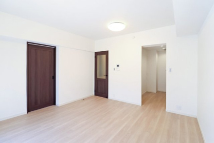 ムサシノコート早稲田の居間・リビング|新規リノベーションマンションにつき快適に新生活をスタートできます