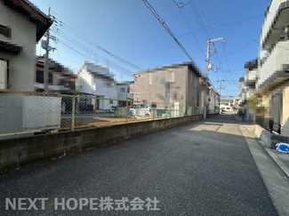 【前面道路含む現地写真】 | 尼崎市食満6丁目売地　更地　建築条件無し | 北側からの現地です！更地になりました。※令和７年11月14日現在