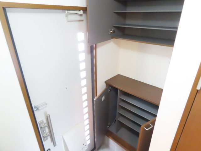 リバティヒルズDの収納|シューズボックス
