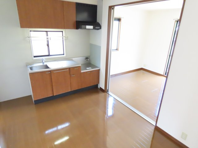 リバティヒルズDの居間・リビング|5.9帖のキッチン