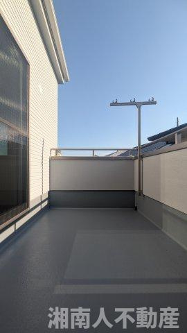 藤沢市鵠沼海岸６丁目３－５１戸建てのバルコニー|広々としたバルコニーです