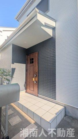 藤沢市鵠沼海岸６丁目３－５１戸建ての玄関|ゆったりとした玄関です