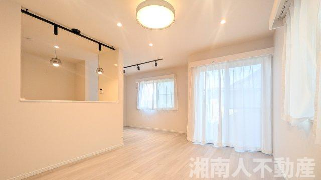藤沢市鵠沼海岸６丁目３－５１戸建ての居間・リビング|使いやすい居間です