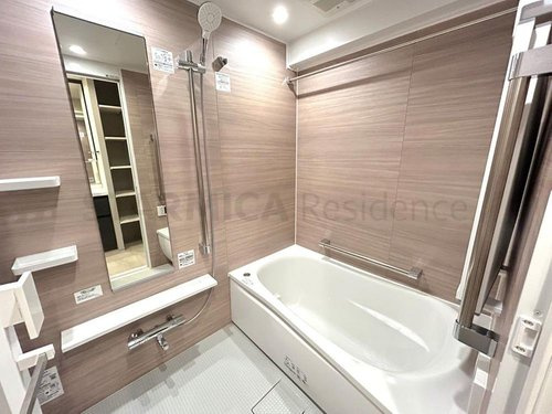 ディオレ夙川公園の浴室