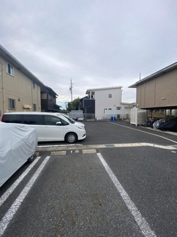 シャロンⅡの駐車場