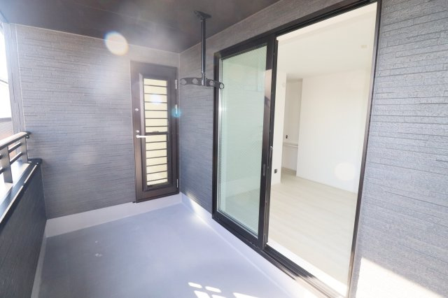 郡山市横塚5丁目　　１号棟　　　芳賀小学校、郡山第４中学区のバルコニー|※同社施工例