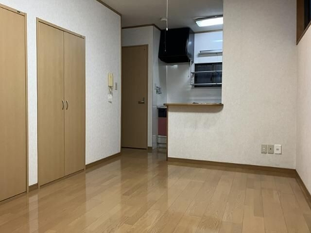 上野タウンハウスの居間・リビング