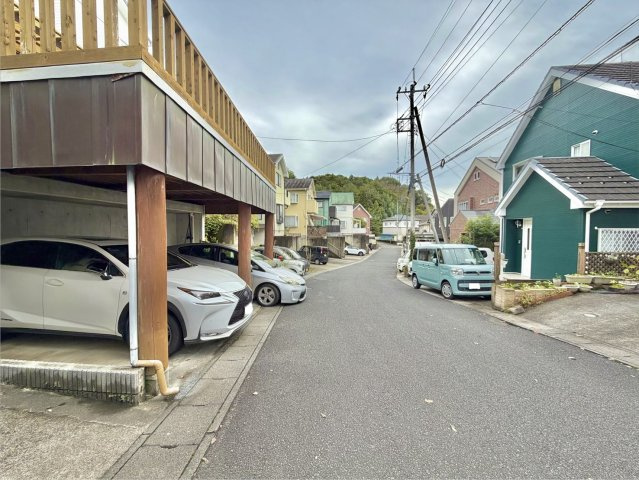 日立市南高野町中古物件の前面道路含む現地写真