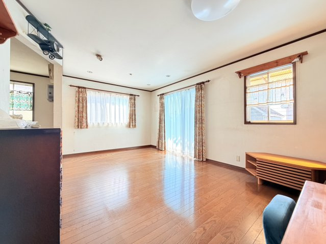 日立市南高野町中古物件の居間・リビング