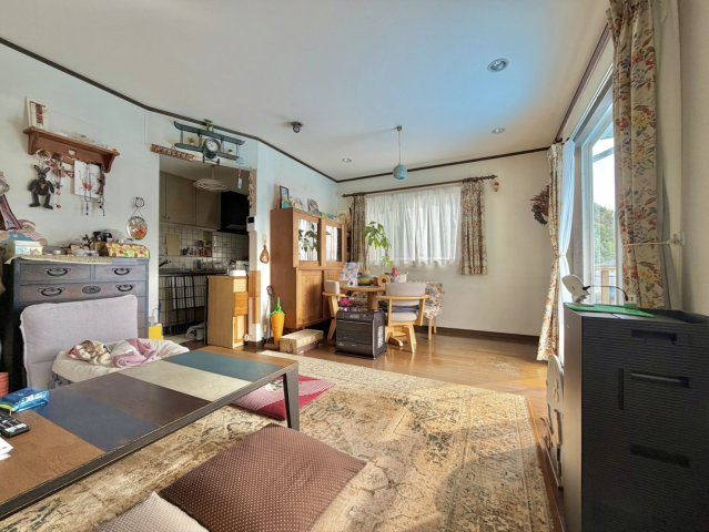 日立市南高野町中古物件の居間・リビング