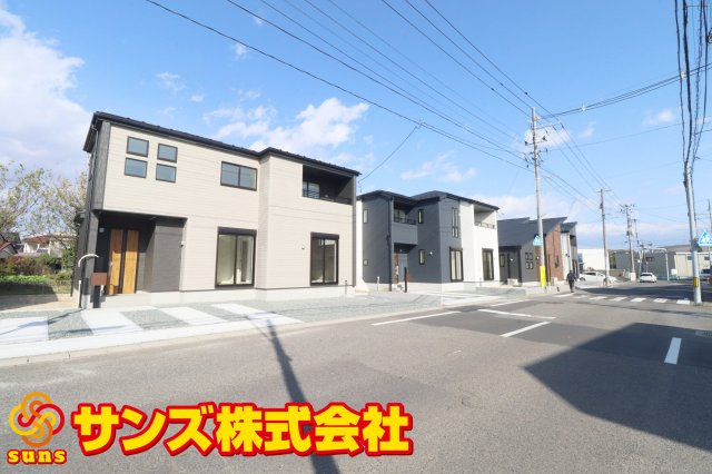 郡山市横塚5丁目　　２号棟　　　芳賀小学校、郡山第４中学区の外観|南西側から見た区画全体