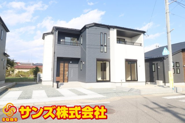 郡山市横塚5丁目　　２号棟　　　芳賀小学校、郡山第４中学区の外観|南西側から見た駐車場を含む外観