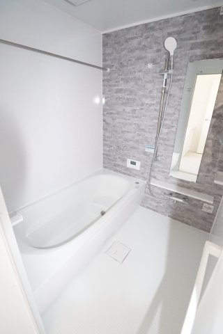 郡山市横塚5丁目　　２号棟　　　芳賀小学校、郡山第４中学区の浴室|※同社施工例