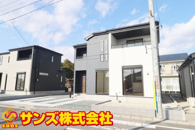 郡山市横塚5丁目　　２号棟　　　芳賀小学校、郡山第４中学区の外観|南東側から見た駐車場を含む外観