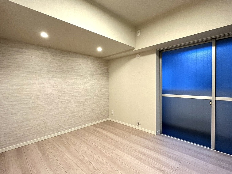 ライオンズマンション荻窪第２の洋室|広々とした洋室からはバルコニーにも出ていただけます