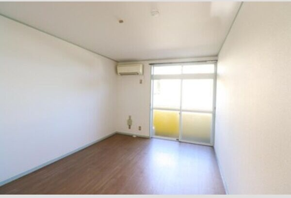 アームTハイツ(V)の居間・リビング