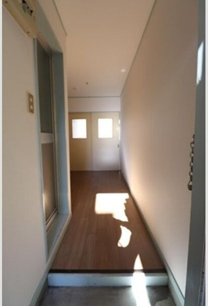 アームTハイツ(V)の玄関