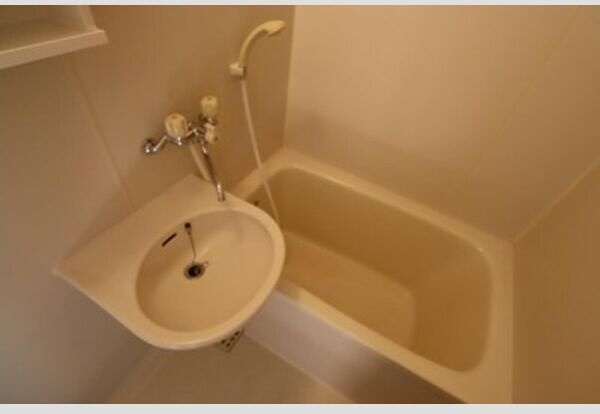 アームTハイツ(V)の浴室