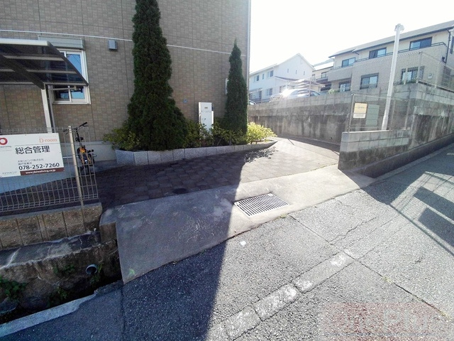 サニーレジデンスのエントランス