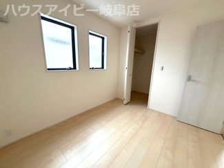 【洋室】 | 岐阜市手力町新築建売全2棟！最寄りの駅まで徒歩10分！長森南小学校徒歩9分！お車スペース2台可能！ | 岐阜市手力町新築建売全2棟！最寄りの駅まで徒歩10分！長森南小学校徒歩9分！お車スペース2台可能！