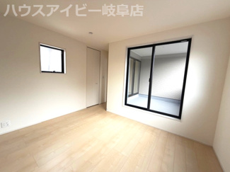 【洋室】 | 岐阜市手力町新築建売全2棟！最寄りの駅まで徒歩10分！長森南小学校徒歩9分！お車スペース2台可能！ | 岐阜市手力町新築建売全2棟！最寄りの駅まで徒歩10分！長森南小学校徒歩9分！お車スペース2台可能！