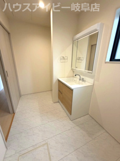 【独立洗面台】 | 岐阜市手力町新築建売全2棟！最寄りの駅まで徒歩10分！長森南小学校徒歩9分！お車スペース2台可能！ | 岐阜市手力町新築建売全2棟！最寄りの駅まで徒歩10分！長森南小学校徒歩9分！お車スペース2台可能！