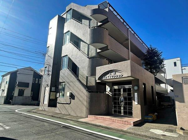 三園さえぐさマンションの外観